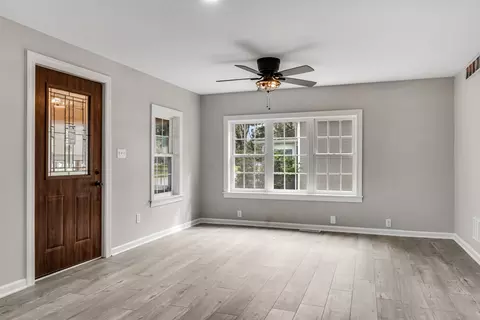 Living - 421 W Mazon Ave, Dwight, IL 60420 photo 2 of 5
