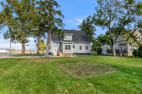 Exterior - 421 W Mazon Ave, Dwight, IL 60420 photo 11 of 17