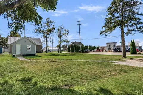 Exterior - 421 W Mazon Ave, Dwight, IL 60420 photo 13 of 17