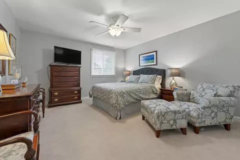Bedroom - 1232 Reading Ct, Wheaton, IL 60189 photo 1 of 3