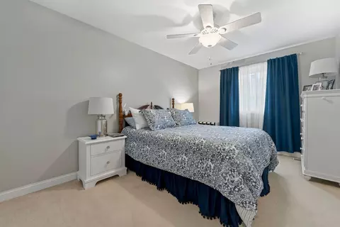Bedroom - 1232 Reading Ct, Wheaton, IL 60189 photo 3 of 3