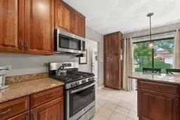 Kitchen - 1232 Reading Ct, Wheaton, IL 60189 photo 5 of 5