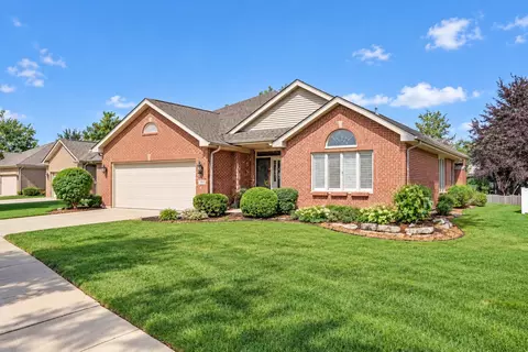 1540 Hillcrest Ln, Woodridge, IL 60517