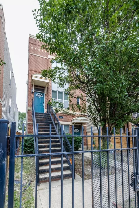 811 S Kedzie Ave, Chicago, IL 60612