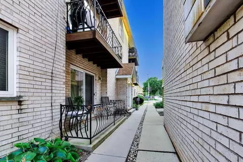 Exterior - 6841 N Northwest Hwy #3C, Chicago, IL 60631 photo 5 of 7