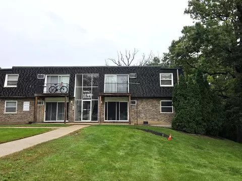 10213 S 86th Ter #103, Palos Hills, IL 60465
