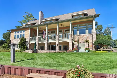 7719 Island Ln, Wonder Lake, IL 60097