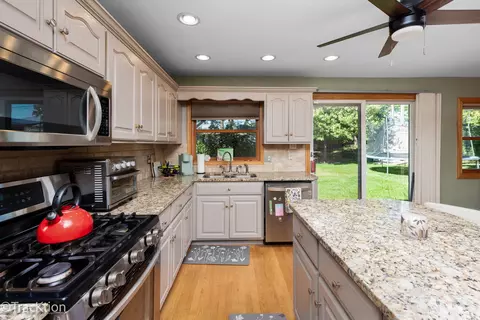 Kitchen - 8102 Tennessee Ave, Willowbrook, IL 60527 photo 4 of 4