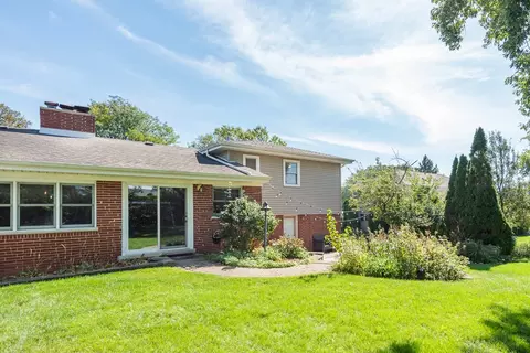 Exterior - 8102 Tennessee Ave, Willowbrook, IL 60527 photo 5 of 6