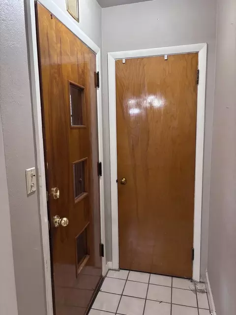 Entry Way - 505 W Central Blvd, Kewanee, IL 61443 photo 1 of 1