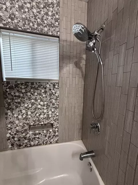 Bath - 505 W Central Blvd, Kewanee, IL 61443 photo 3 of 5