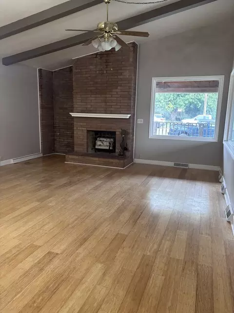 Living - 505 W Central Blvd, Kewanee, IL 61443 photo 2 of 6