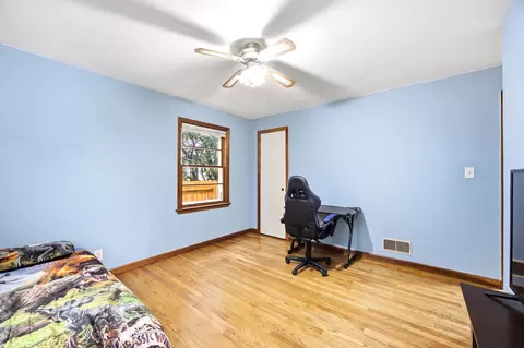 Bedroom - 389 N Commonwealth Ave, Elgin, IL 60123 photo 2 of 6