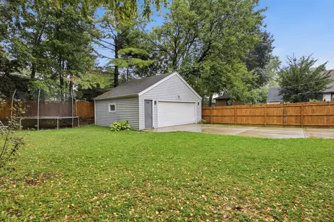 Exterior - 389 N Commonwealth Ave, Elgin, IL 60123 photo 7 of 7