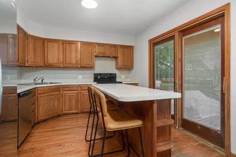 Kitchen - 1502 Sunset Dr, Holiday Hills, IL 60051 photo 1 of 3