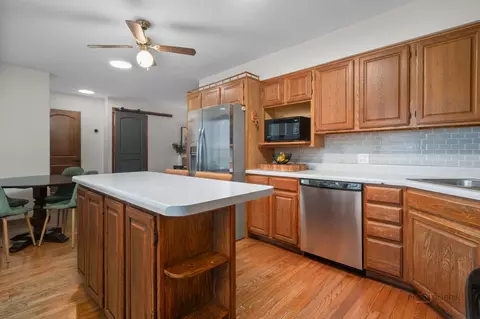Kitchen - 1502 Sunset Dr, Holiday Hills, IL 60051 photo 3 of 3