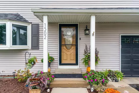 Exterior - 1502 Sunset Dr, Holiday Hills, IL 60051 photo 2 of 8
