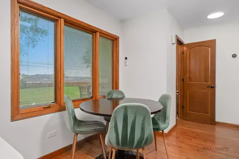 Dining - 1502 Sunset Dr, Holiday Hills, IL 60051 photo 1 of 1