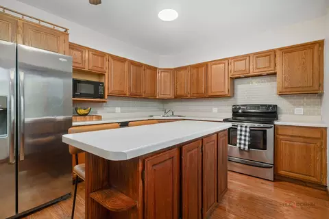 Kitchen - 1502 Sunset Dr, Holiday Hills, IL 60051 photo 2 of 3