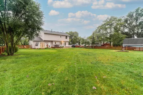 Exterior - 1502 Sunset Dr, Holiday Hills, IL 60051 photo 7 of 8