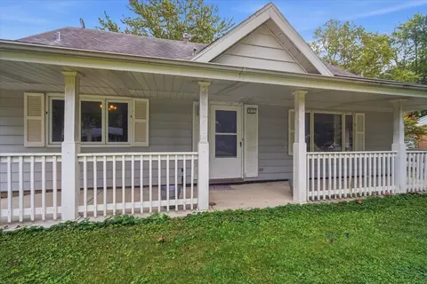 Exterior - 912 Parmon Rd, Bloomington, IL 61701 photo 1 of 7