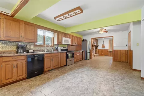 Kitchen - 912 Parmon Rd, Bloomington, IL 61701 photo 2 of 4