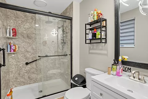 Bath - 5 Bethany Dr, Troy, IL 62294 photo 2 of 4
