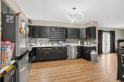 Kitchen - 5 Bethany Dr, Troy, IL 62294 photo 7 of 7