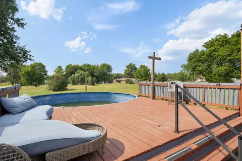 Exterior - 5 Bethany Dr, Troy, IL 62294 photo 4 of 9