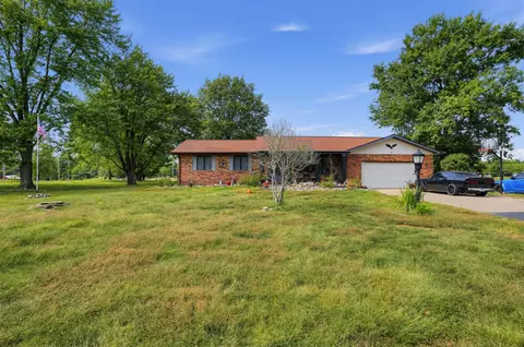 Exterior - 5 Bethany Dr, Troy, IL 62294 photo 1 of 9