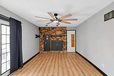 Living - 5 Bethany Dr, Troy, IL 62294 photo 2 of 2