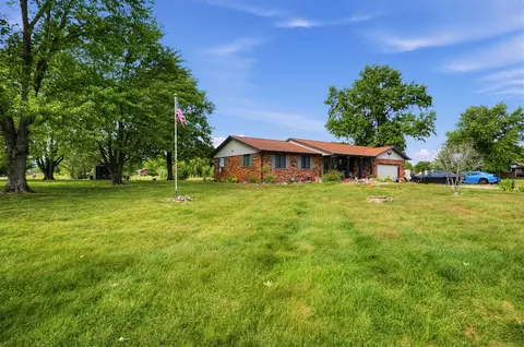 Exterior - 5 Bethany Dr, Troy, IL 62294 photo 5 of 9