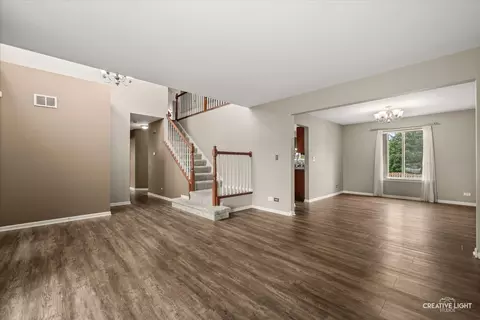 Living - 1017 Simms Ct, Plano, IL 60545 photo 2 of 6