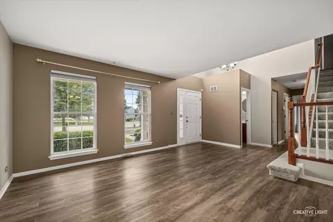 Living - 1017 Simms Ct, Plano, IL 60545 photo 3 of 6