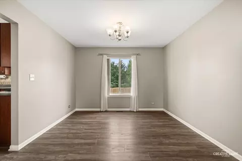 Living - 1017 Simms Ct, Plano, IL 60545 photo 4 of 6