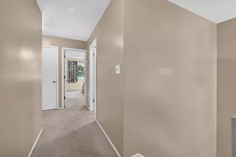 Entry Way - 6 Cypress Sq, Elgin, IL 60123 photo 6 of 7