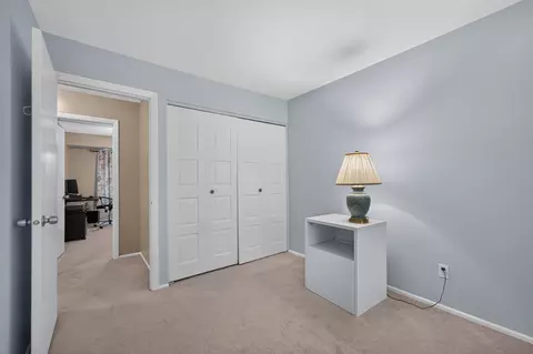 Bedroom - 6 Cypress Sq, Elgin, IL 60123 photo 4 of 5