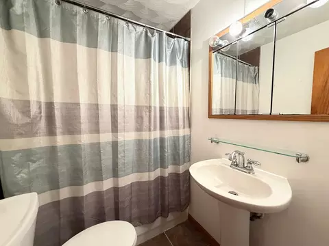 Bath - 435 S Cannon Ave, Kankakee, IL 60901 photo 1 of 1