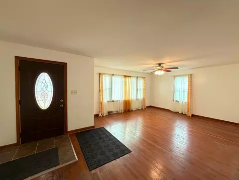 Living - 435 S Cannon Ave, Kankakee, IL 60901 photo 1 of 3