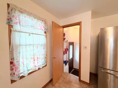 Entry Way - 435 S Cannon Ave, Kankakee, IL 60901 photo 1 of 1