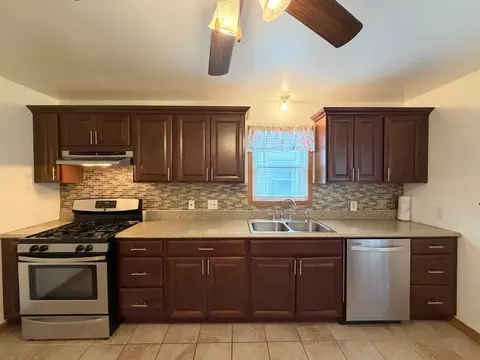 Kitchen - 435 S Cannon Ave, Kankakee, IL 60901 photo 2 of 4