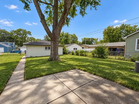 Exterior - 435 S Cannon Ave, Kankakee, IL 60901 photo 2 of 3