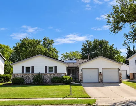 9149 S 89th Ave, Hickory Hills, IL 60457