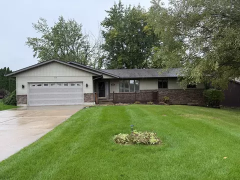 508 Winchester Dr, Freeport, IL 61032