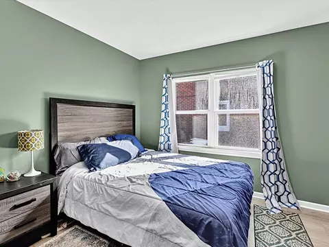 Bedroom - 3536 Bernice Rd, Lansing, IL 60438 photo 4 of 9