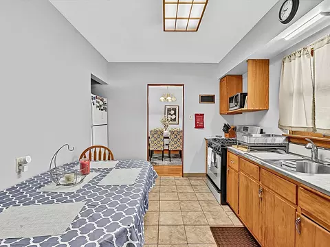 Kitchen - 3536 Bernice Rd, Lansing, IL 60438 photo 2 of 4