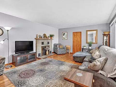 Living - 3536 Bernice Rd, Lansing, IL 60438 photo 1 of 5
