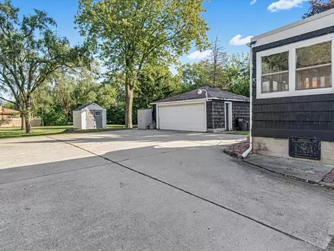 Exterior - 3536 Bernice Rd, Lansing, IL 60438 photo 7 of 12