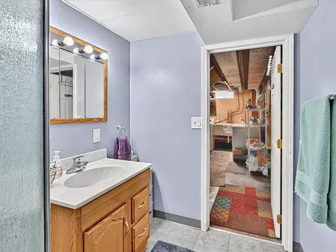 Bath - 3536 Bernice Rd, Lansing, IL 60438 photo 4 of 5