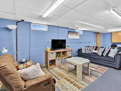 Living - 3536 Bernice Rd, Lansing, IL 60438 photo 4 of 5